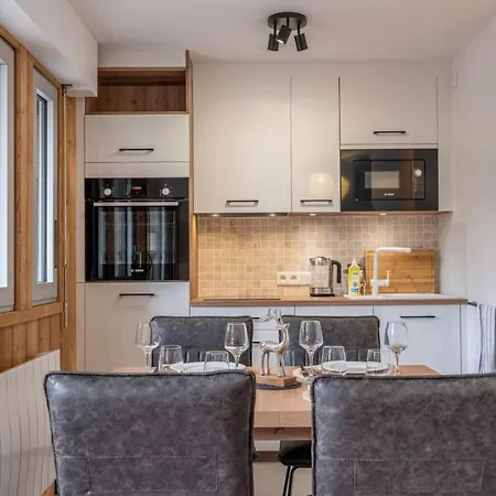 Clos Savoy - New Close To Center & Free Parking - By Cozee Chamonix