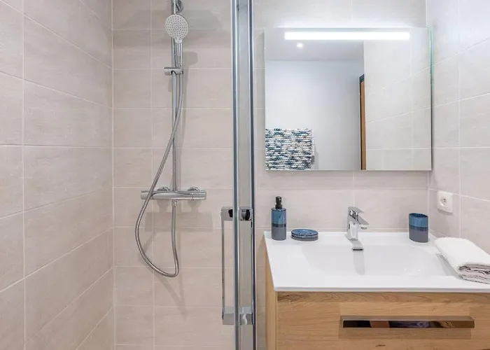 Clos Savoy - New Close To Center & Free Parking - By Cozee شقة شامونكس