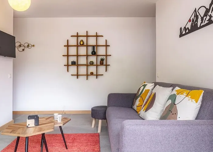 Clos Savoy - New Close To Center & Free Parking - By Cozee شقة