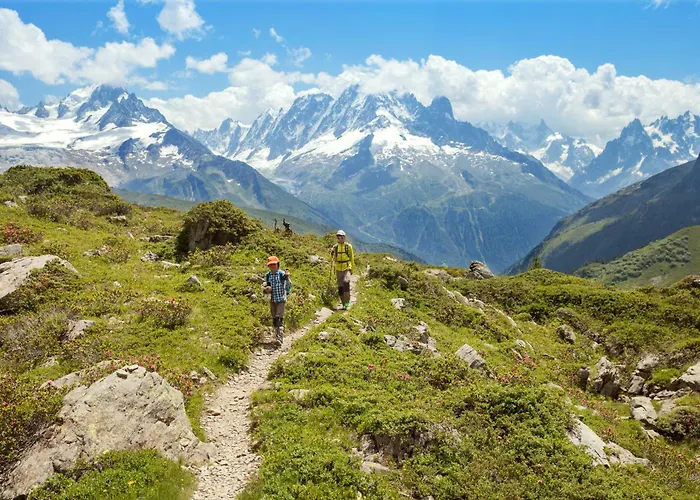 Clos Savoy - New Close To Center & Free Parking - By Cozee شقة